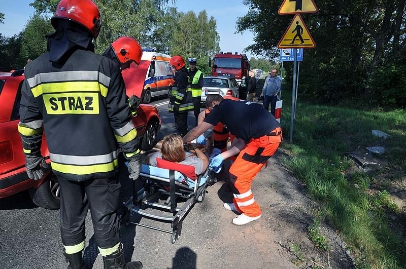 Ucierpieli także pasażerowie, w tym troje dzieci – z urazami...