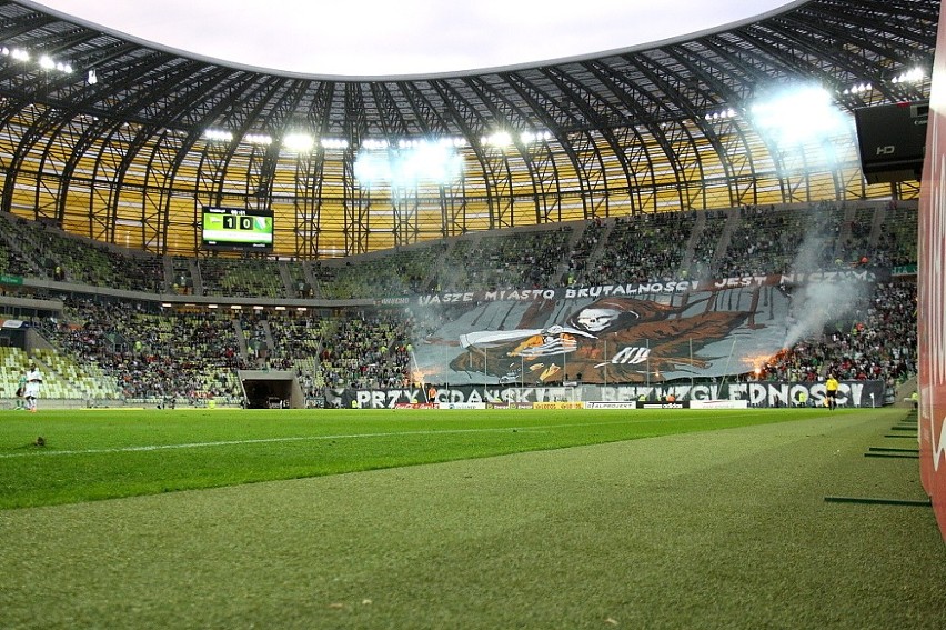 Kibice na ostatnim meczu Lechia Gdańsk - Legia Warszawa