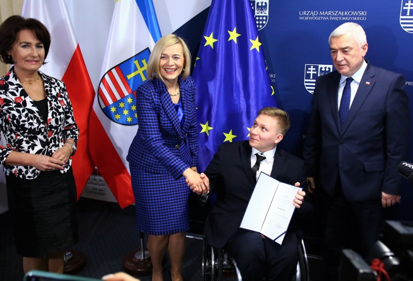 Marszałek Andrzej Bętkowski i wicemarszałek Renata Janik...