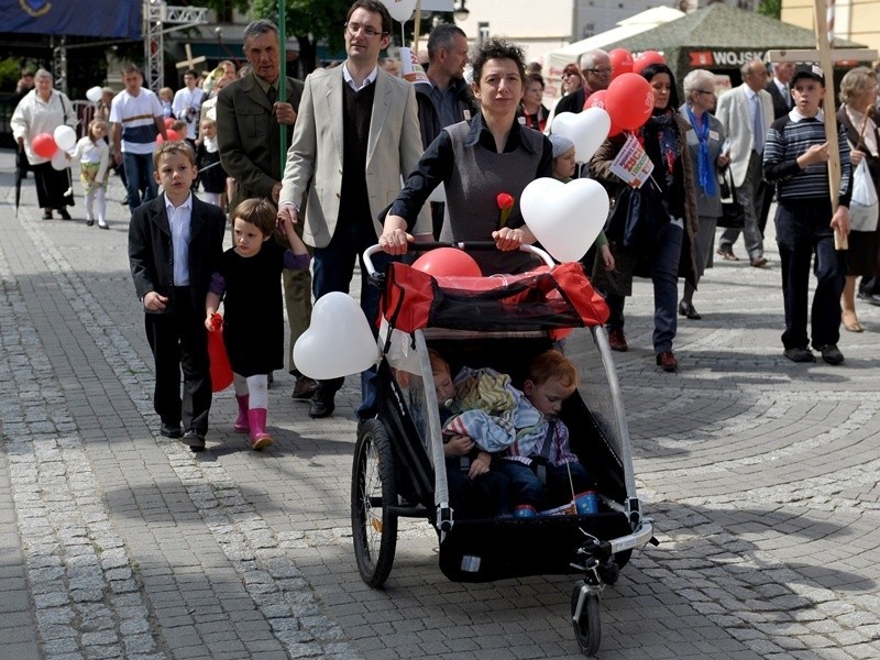 Ulicami Przemyśla przeszedł Marsz dla Życia i Rodziny [ZDJĘCIA]