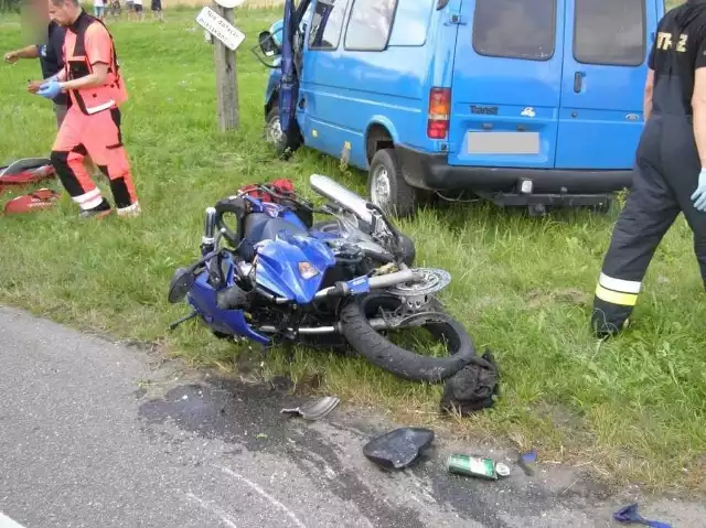 W niedzielne 21.07 popołudnie w miejscowości Kończewice doszło do zderzenia samochodu osobowego z motocyklem. Niestety prowadzący jednoślad nie przeżył wypadku.