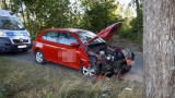 Na drodze powiatowej autobus zderzył się z samochodem osobowym [NOWE ZDJĘCIA]