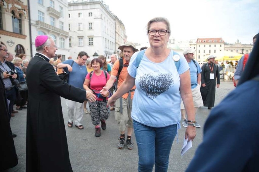 Kraków. Pielgrzymi tłumnie ruszyli na Janą Górę [ZDJĘCIA]