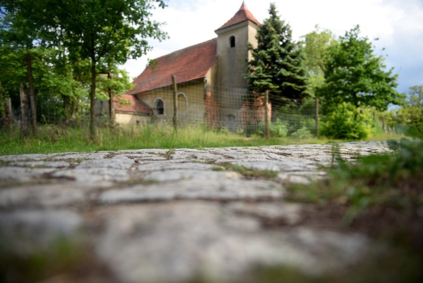 Zachował się tutaj tylko jeden dom i kościół. ZOBACZ WIĘCEJ...