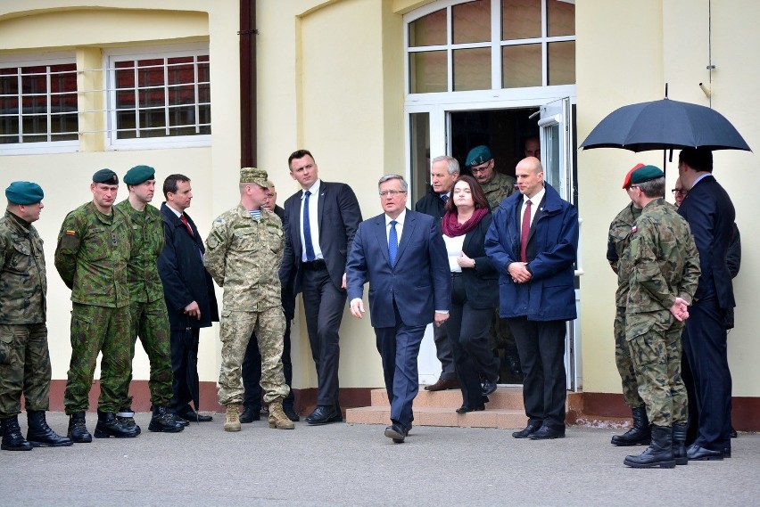 Prezydent Komorowski w Lublinie: Spotkał się z żołnierzami [ZDJĘCIA, WIDEO]