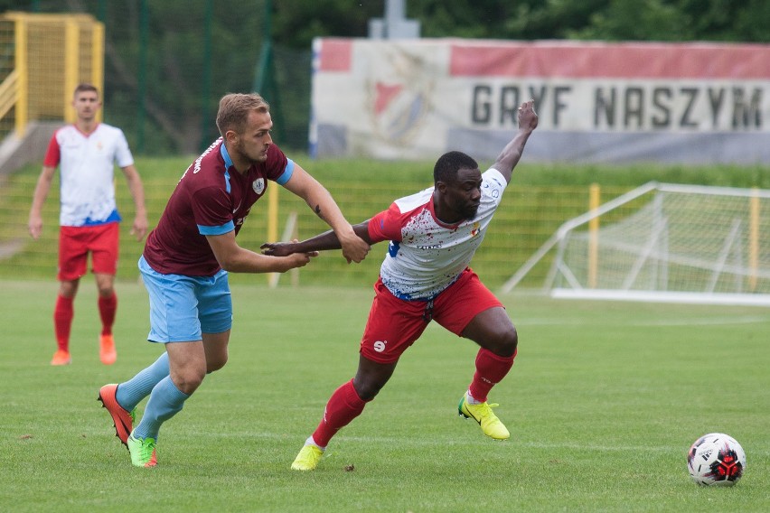 IV liga: Gryf Słupsk - GKS Przodkowo 1:1. Wyniki 35. kolejki