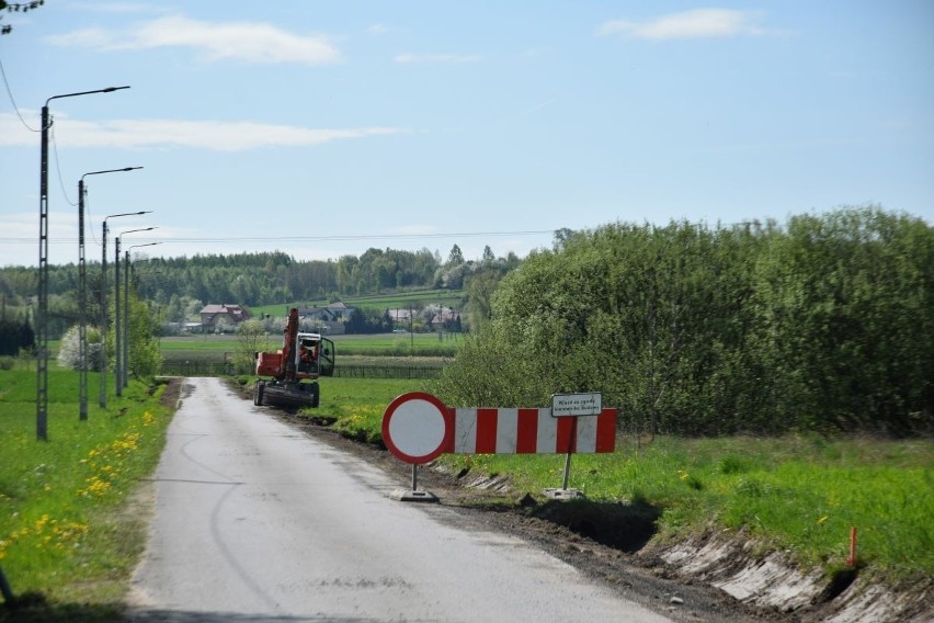 Ruszyły prace przy remoncie drogi gminnej od Mirca-Majoratu...