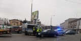 Wypadek na ul. Fordońskiej w Bydgoszczy. Policyjne bmw uderzyło w tramwaj [zdjęcia]