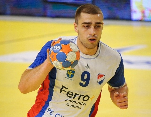 Nenad Zeljic zdobył pięć bramek dla gwardii.