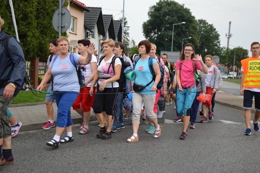 Oświęcim. Pielgrzymi w drodze na Jasną Górę [ZDJĘCIA, WIDEO]