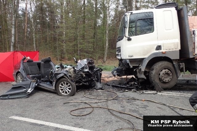 Wypadek w Rybniku: Kierowca BMW nagle zmienił pas i wbił się...