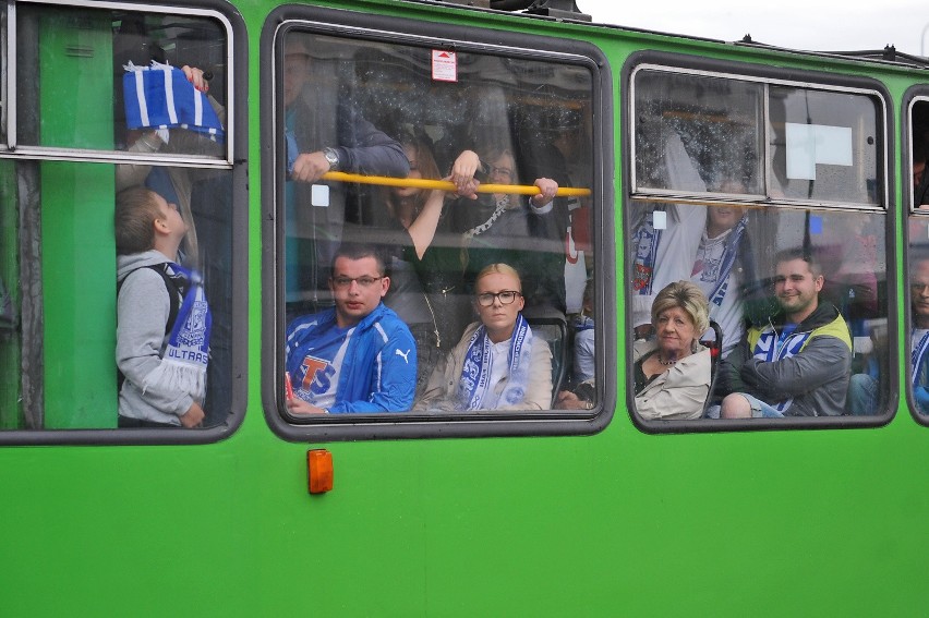 Pojemniejsze autobusy i dodatkowe kursy tramwajów przed meczem Lech Poznań - Cracovia Kraków