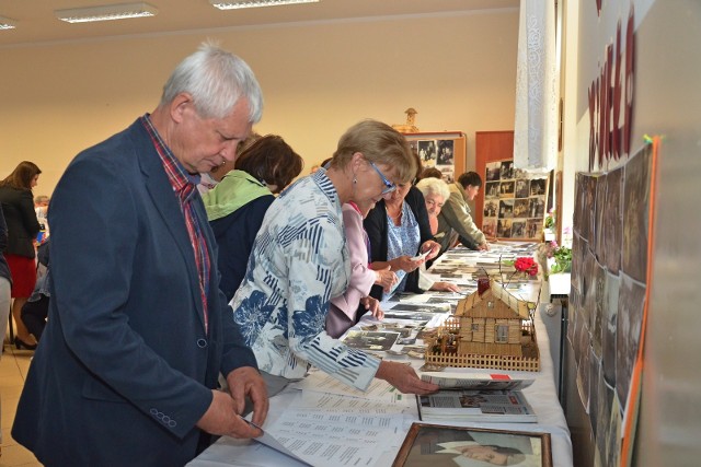 Wystawę ogądać mozna było w świetlicy w Starym Jarużynie