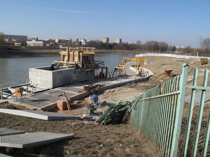 Trwa budowa małej elektrowni wodnej w Rzeszowie...