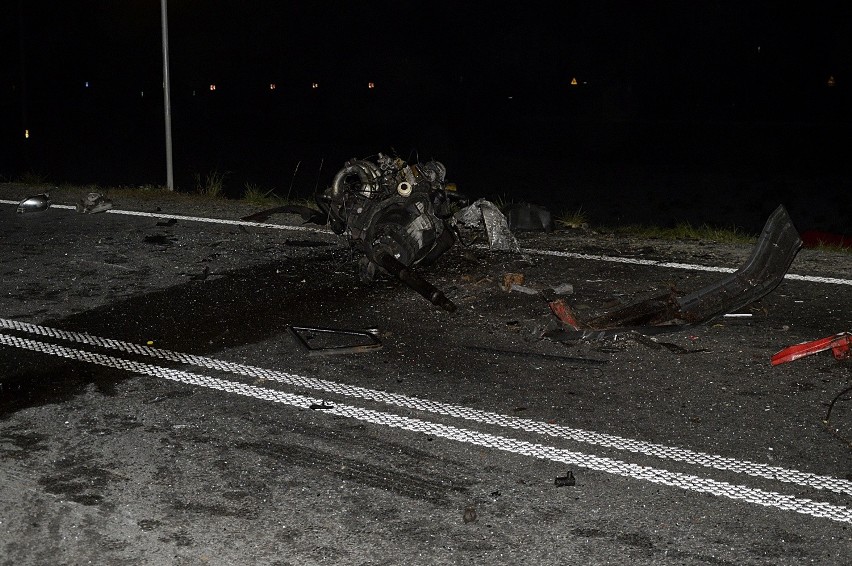 Poważny wypadek w Bobowej. Śmigłowiec LPR zabrał najciężej rannego mężczyznę [AKTUALIZACJA] [ZDJĘCIA]