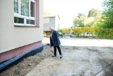 Trwa remont budynku Szkoły Podstawowej w Zawichoście. Co zostanie zrobione?   