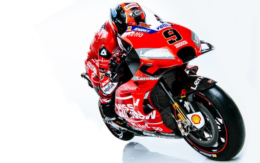 Motorola nawiązała roczną współpracę z Ducati Corse. Logo producenta znalazło się na nowym, wyścigowym motocyklu Ducati –  Desmosedici GP20