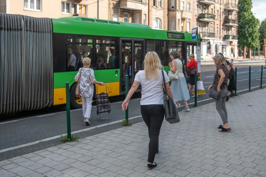 Pasażerowie zwracają uwagę, że na tymczasowych przystankach...