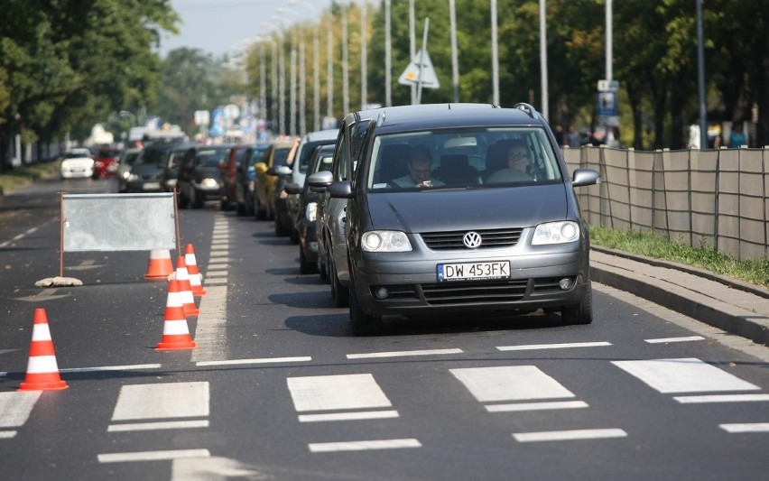 34. Wrocław Maraton. Połowy zawodników nie ma jeszcze na mecie! Kiedy odblokują ulice?