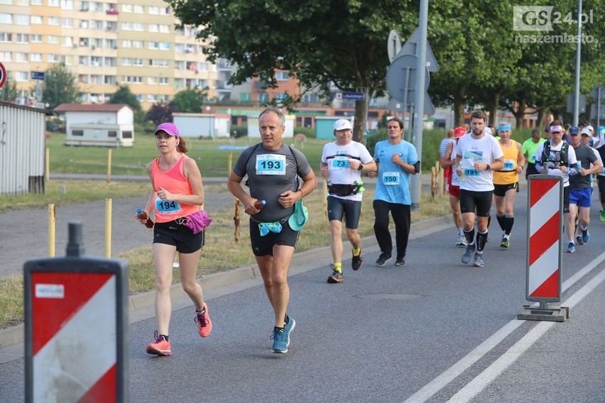 Maraton Szczeciński 2018: pół tysiąca biegaczy! [DUŻO ZDJĘĆ, WIDEO]