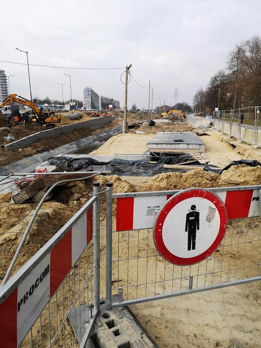 Postępuje budowa linii tramwajowej do Górki Narodowej