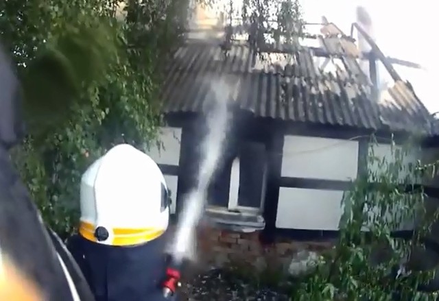 Kadr z filmu strażaków z Deszczna.