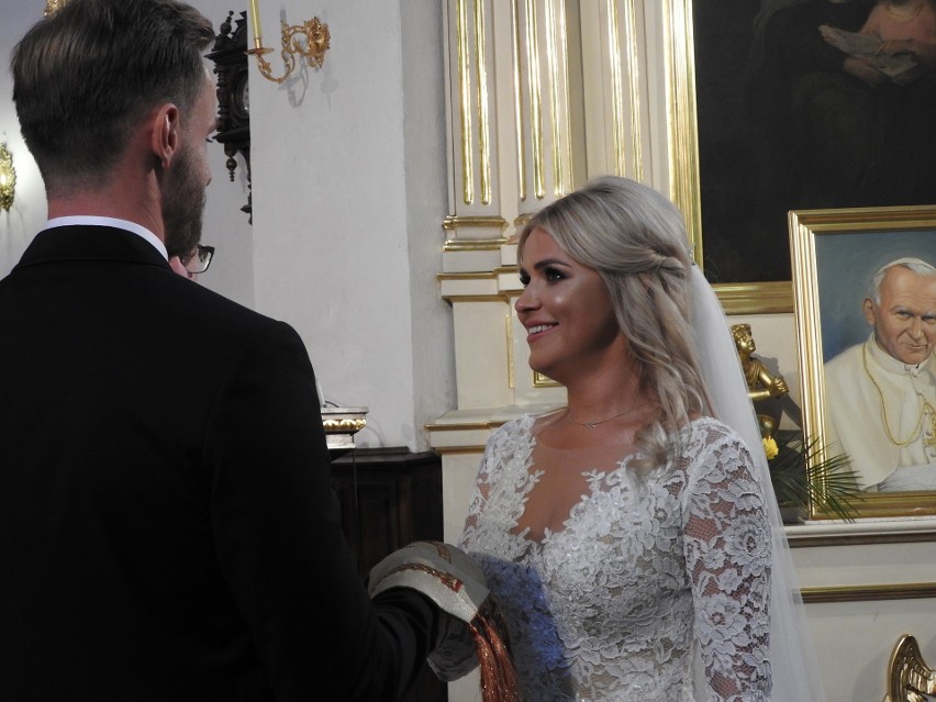 Natalia Mancewicz wzięła dziś ślub w Turośni Kościelnej.