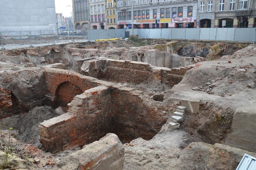Wrocław: Budują Times II na fundamentach kamienic z XII wieku (ZDJĘCIA, WIZUALIZACJE)