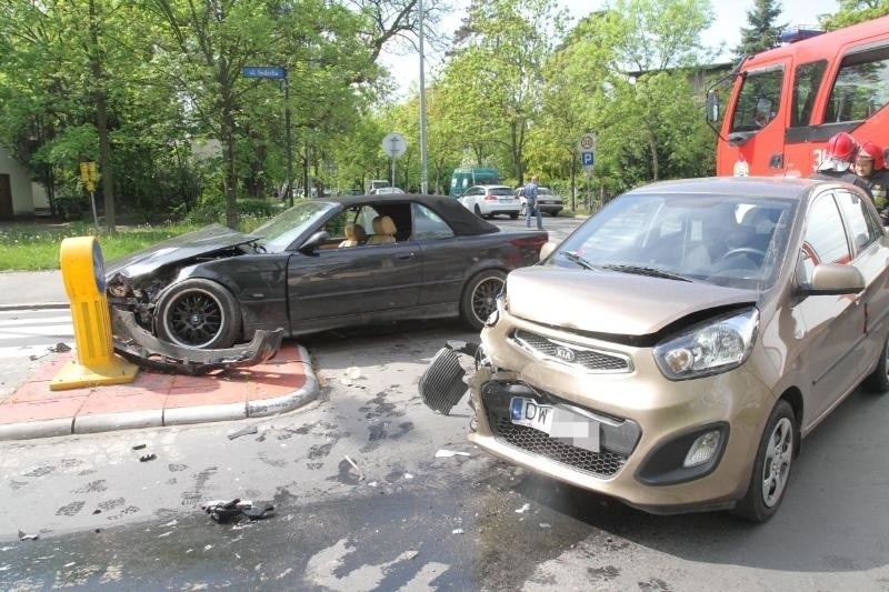Wypadek na skrzyżowaniu Sudeckiej i Jaworowej, 08.05.2015 r.