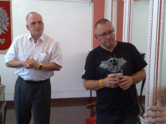 Jurek Owsiak spotkał się dziś m. in. z burmistrzem Kostrzyna Andrzejem Kuntem