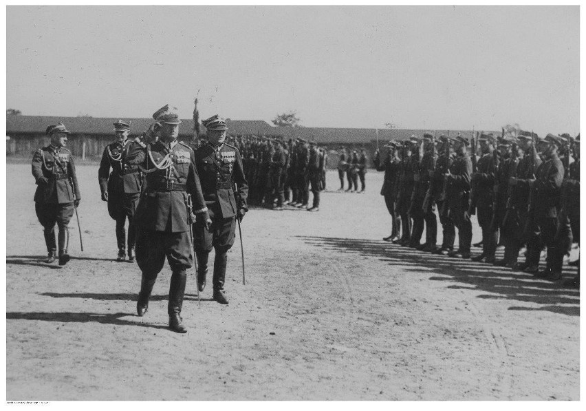 Święto 7 Batalionu Saperów w Poznaniu. Gen. Oswald Frank (na...