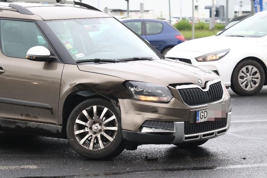 Kolejny wypadek przy Koronie na skrzyżowaniu bez świateł (ZDJĘCIA)