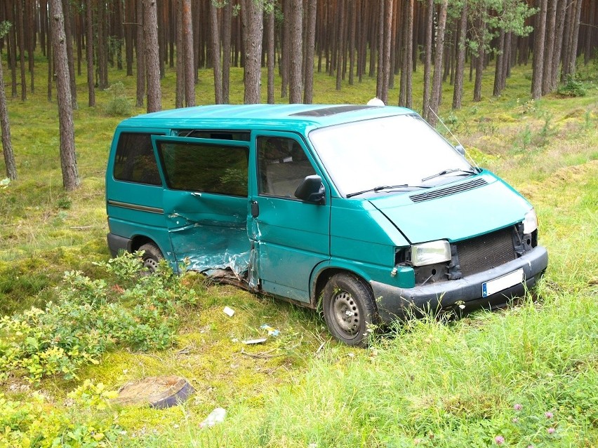 Wypadek pod Białogardem. Dwie osoby w szpitalu [zdjęcia]