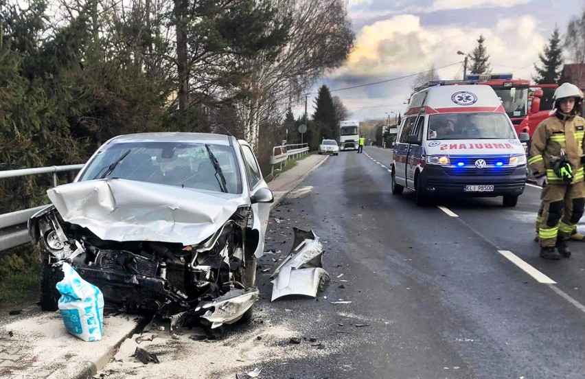 Jedna osoba w szpitalu po zderzeniu dwóch samochodów w Mszanie Dolnej