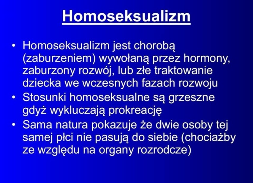 Limanowa. Oświadczenie kuratora oświaty w sprawie skandalicznej prezentacji księdza. Sprawa zostaje "zamknięta" [ZDJĘCIA]