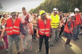 Zombie Walk w Warszawie. Żywe trupy opanowały centrum miasta (wideo)