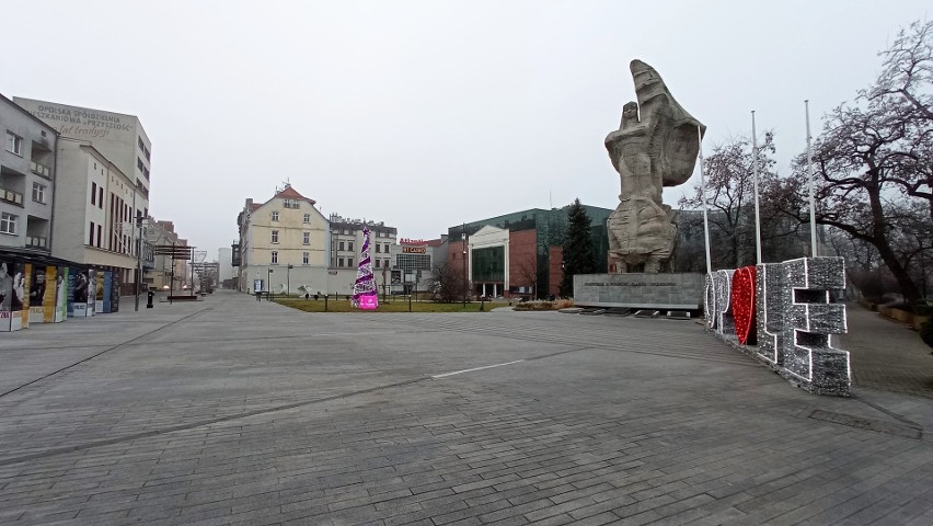 Miasto duchów. Opole w noworoczny poranek wygląda jak...