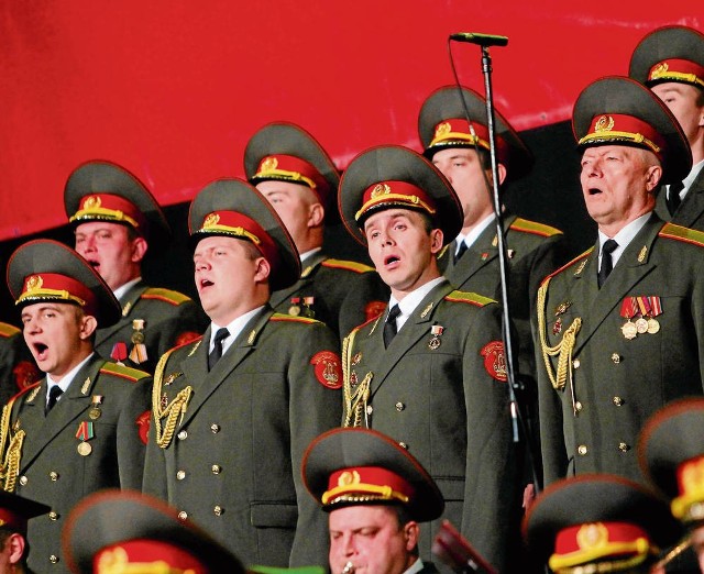 Rosyjskie mundury to znak rozpoznawczy Chóru Aleksandrowa