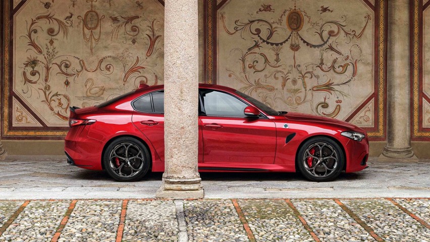 Alfa Romeo Giulia Quadrifoglio...