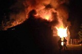 Podpalacz nie odpuszcza. Jednej nocy płonęły budynki w Libuszy i Dominikowicach. To na pewno nie jest przypadek