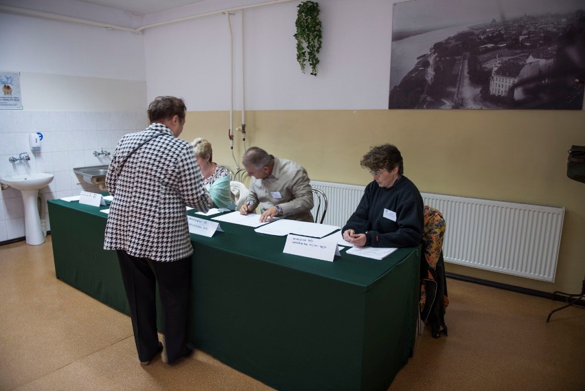 Chętnych do pracy w komisjach wyborczych nie brakuje