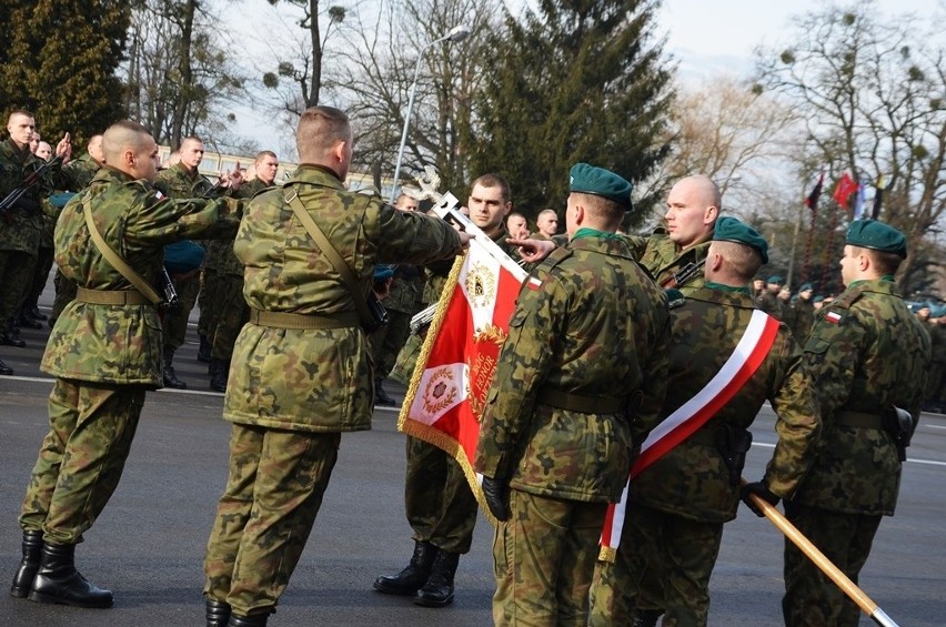 Wrocław: Żołnierze NSR złożyli przysięgę (ZDJĘCIA)