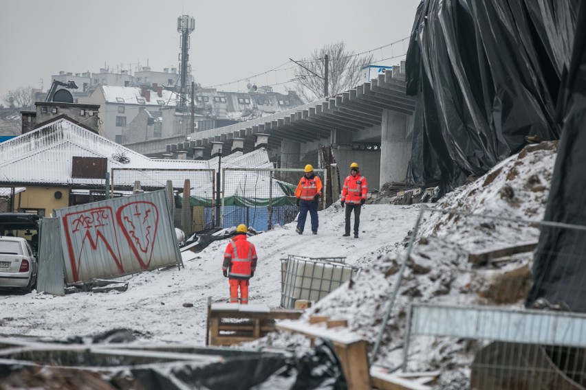 Kraków. Rosną nowe estakady kolejowe na Grzegórzkach. W przyszłym roku po pierwszej z nich pojadą pociągi