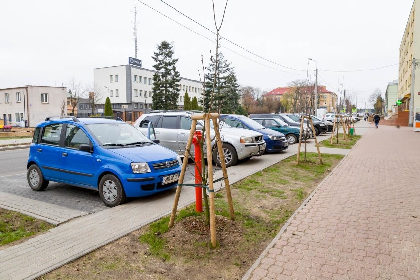 Mońki. Piękniejsze oblicze miasta. Odnowiony skwer przy dworcu kolejowym i nowy plac zabaw przy Al. Niepodległości