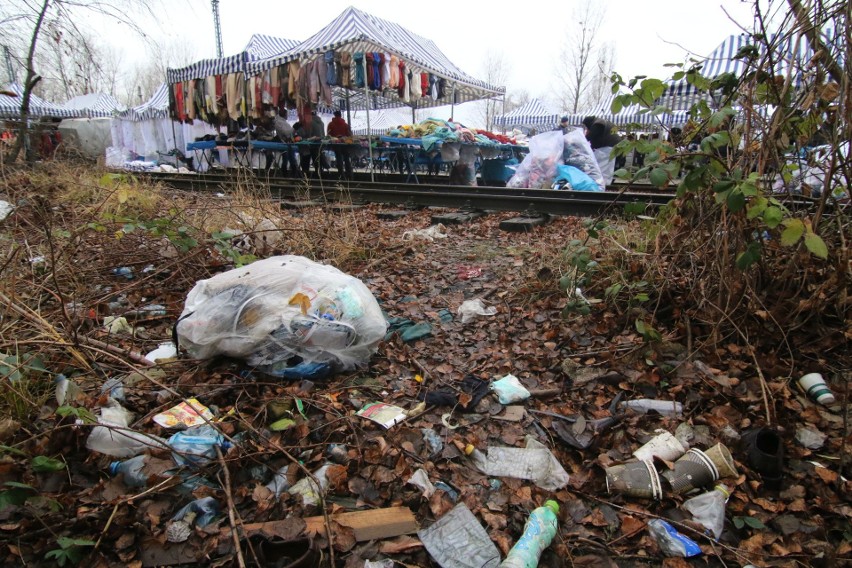 Targ na Świebodzkim. Obraz nędzy i rozpaczy. To ma być europejska metropolia?