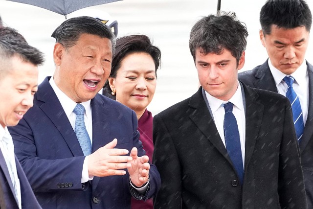 Xi Jinping przyleciał z wizytą do Francji