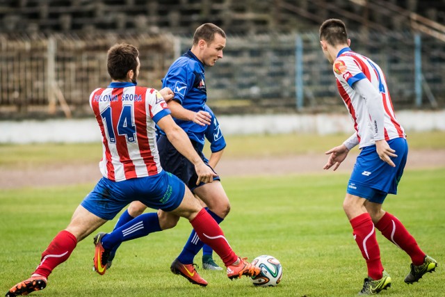 W meczu piłkarskiej trzeciej ligi Chemik Bydgoszcz podejmował Polonię Środa Wielkopolska.