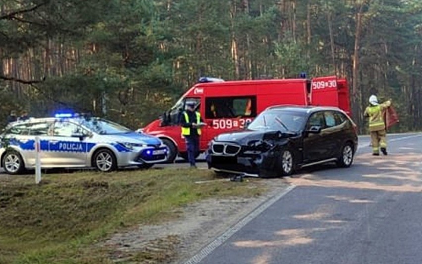 Wypadek w Bruśku. Cztery osoby zostały odwiezione do...