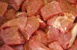 Hipermarket: Mięso świeci po przyniesieniu do domu na zielono