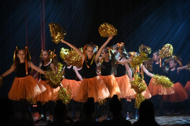 W auli UMK swoje umiejętności zaprezentowały w niedzielę grupy taneczne z Jagielski Dance Project. Na scenie wystąpiło ponad 700 tancerzy, którzy zatańczyli  ponad 70 choreografii przygotowanych przez instruktorów szkoły tańca.Zobacz także:Patriotyczne tatuaże